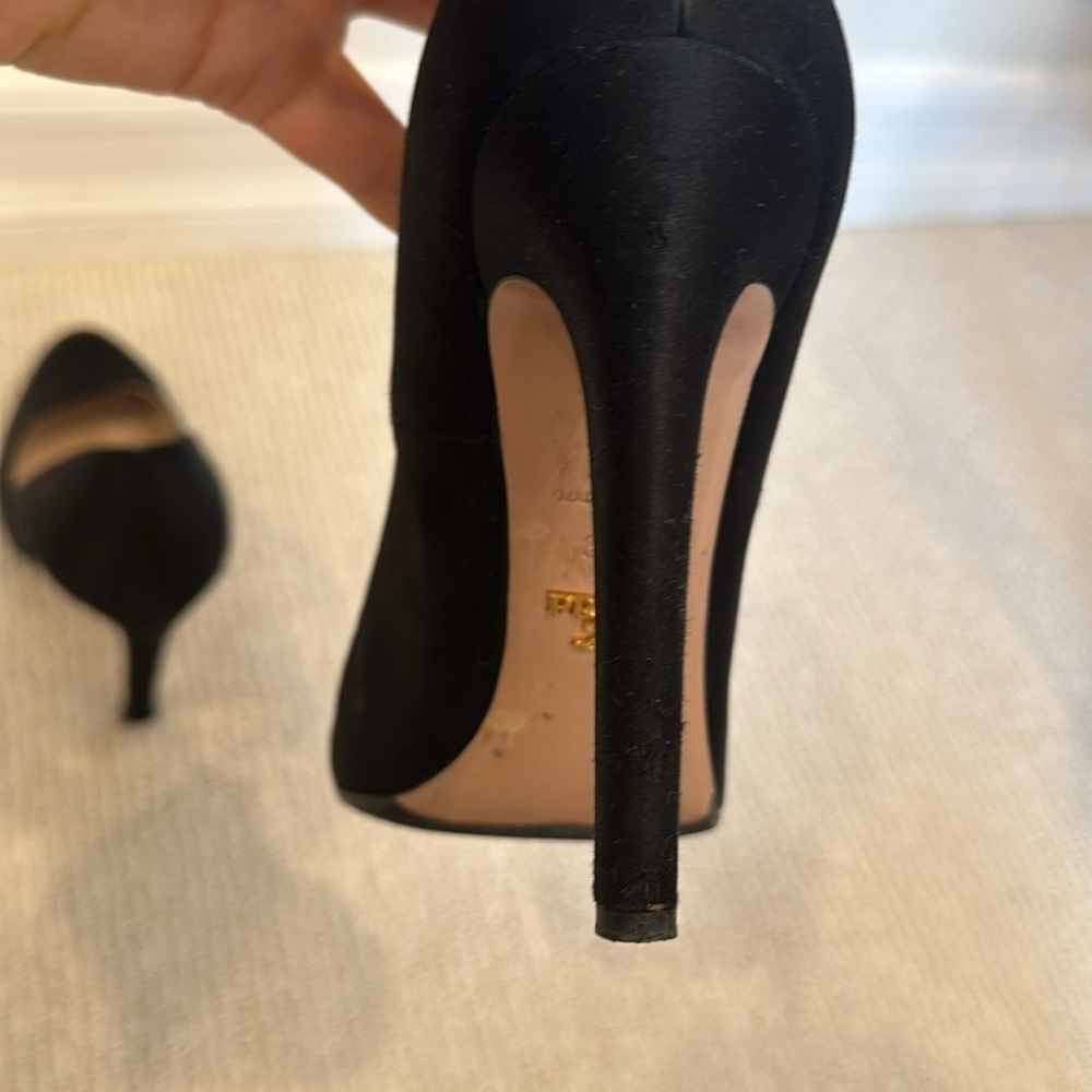 Prada satin black heels. Size 39 1/2 - Picture 7 of 11